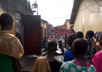 Conakry: un incendie ravage le contenu d&rsquo;une concession au quartier aviation commune de Matoto