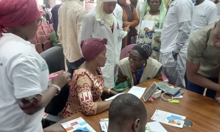Journée mondiale de l’hypertension artérielle : des candidats au pèlerinage bénéficient un dépistage gratuit