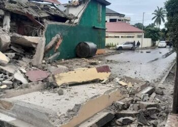 Conakry: un immeuble de 4 étages s’écroule au quartier minière.