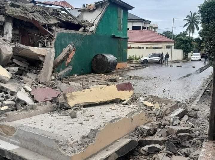 Conakry: un immeuble de 4 étages s’écroule au quartier minière.