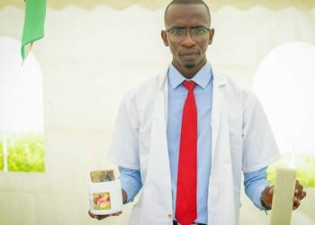 Portrait Burundi : Isaïe Ndayihimbaze fabrique des savons naturels