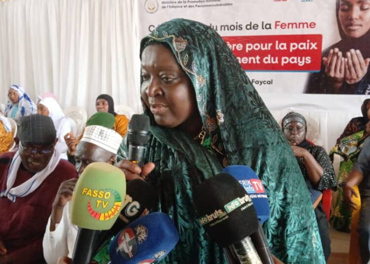 08 Mars-Kankan: l’inspectrice régionale de la promotion féminine invite les parents à scolariser leurs filles.