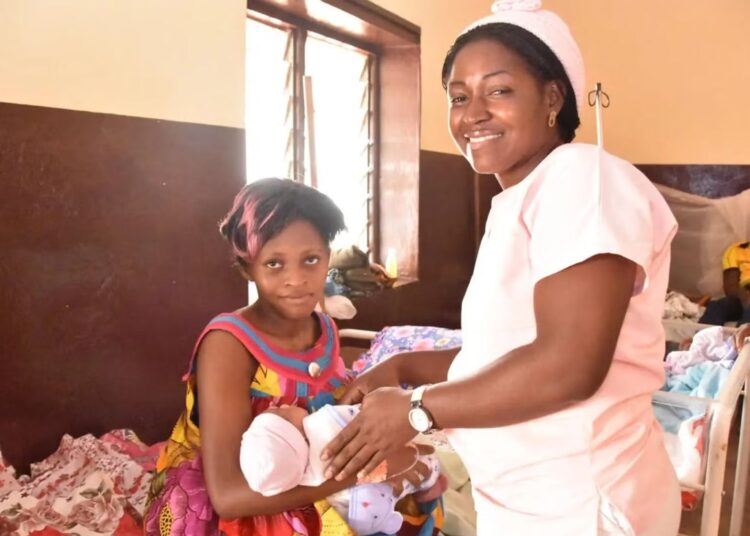 Santé maternelle : Le Cameroun réforme la formation des sages-femmes