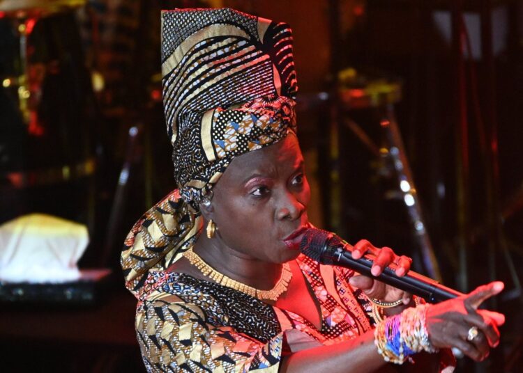 Musique : Angélique Kidjo, première Africaine étoilée à Hollywood